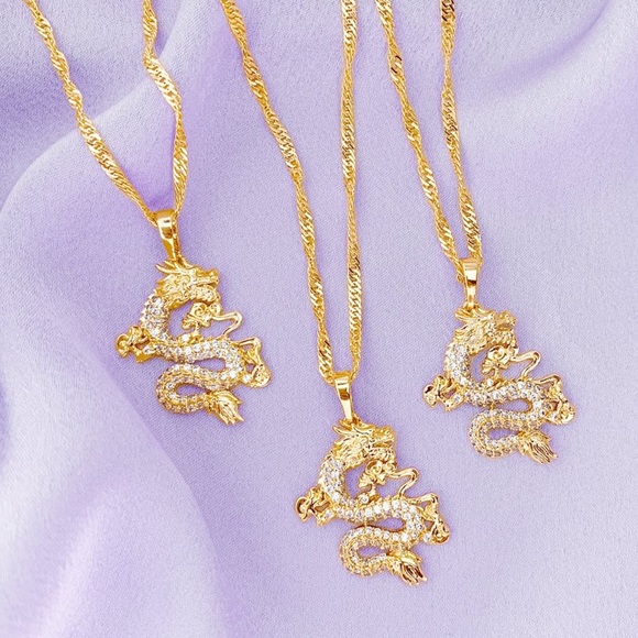 Urban Outfitters Jewelry - Golden Rhinestone Engraved Dragon Necklace